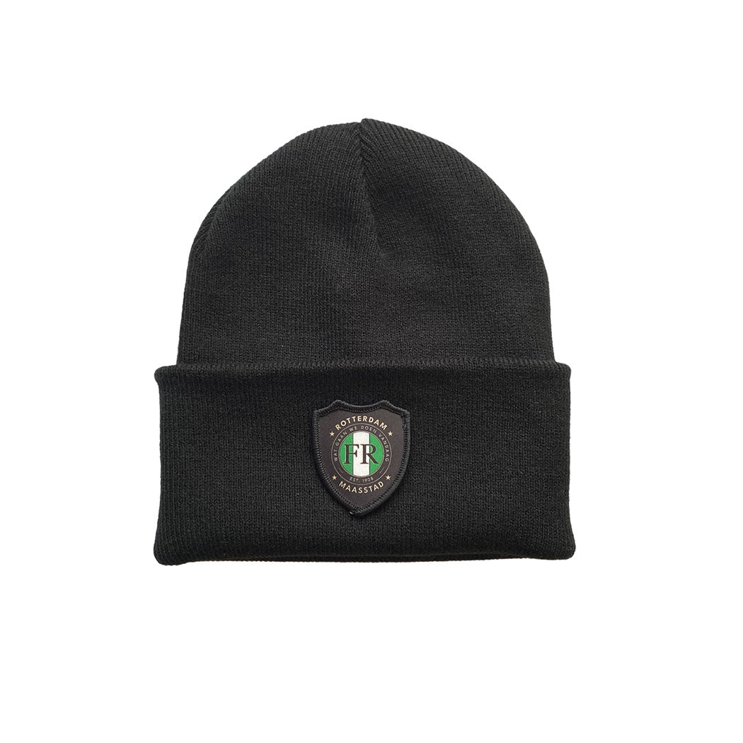 Muts beanie zwart met badge - FR - Wat gaan we doen vandaag - logo voor