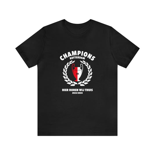 T-shirt regular zwart - kids - Champions Rotterdam - Hier horen wij thuis - logo voor groot