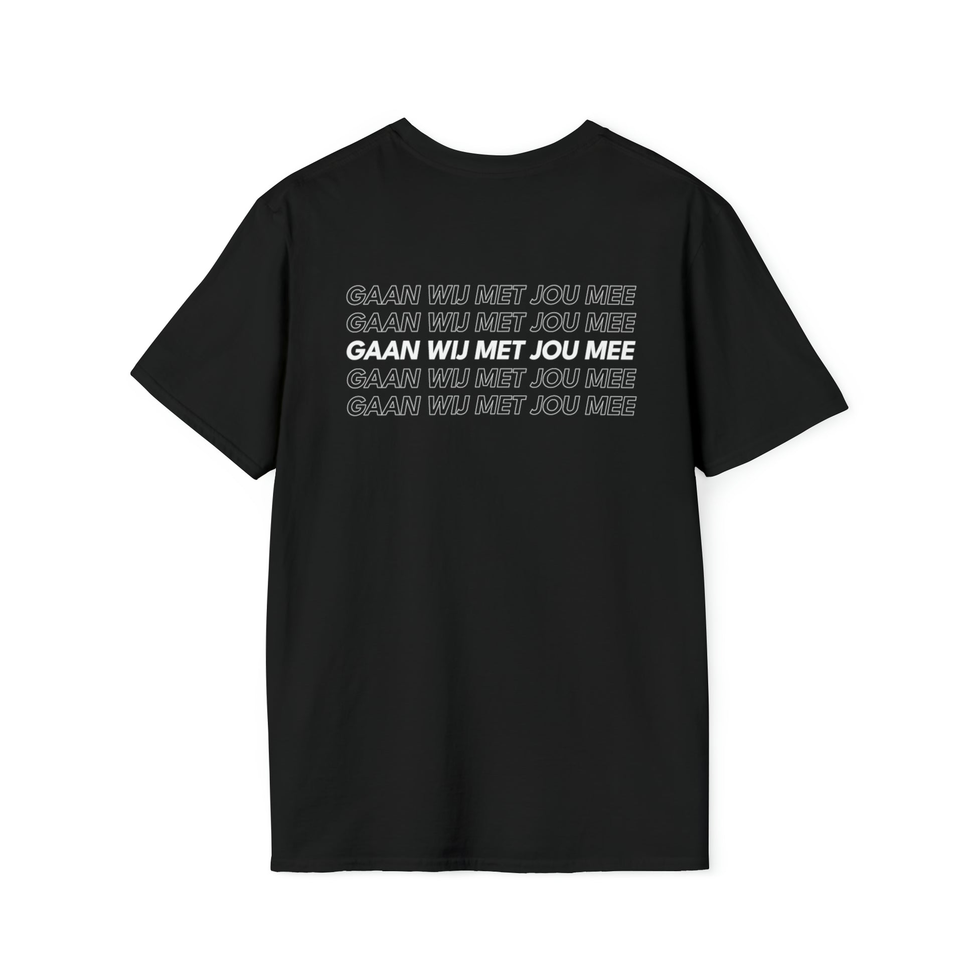 Zwart t-shirt met op de achterkant: gaan wij met jou mee